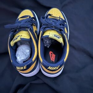 Nikies